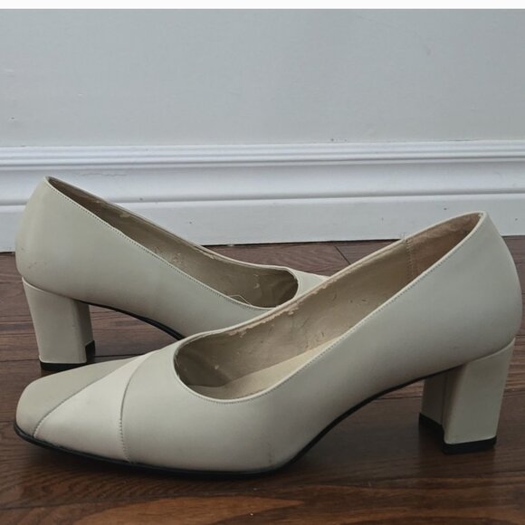 Naturalized classic leather pumps 2.5" block heel size 8.5 - Picture 5 of 9